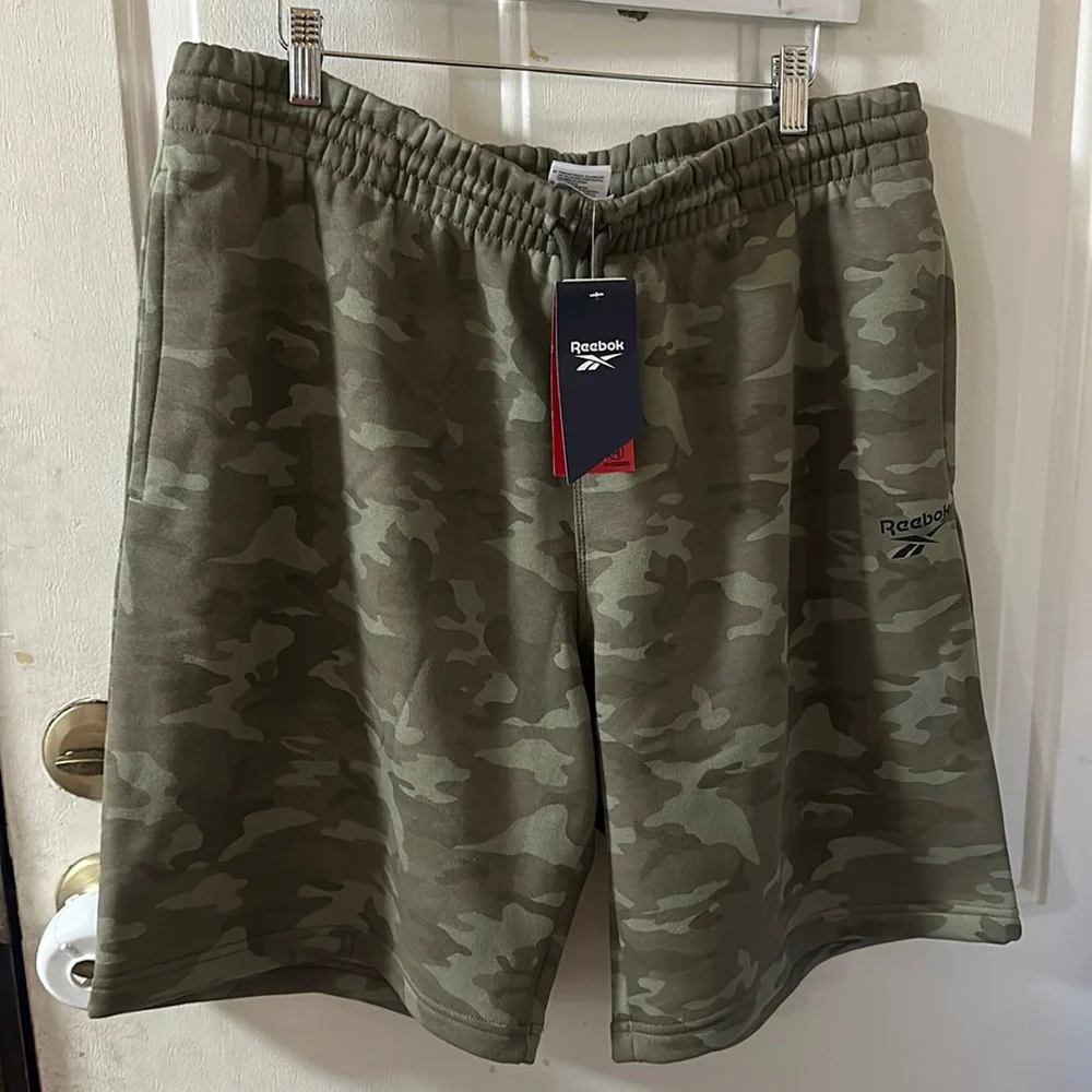 REEBOK FLEECE CAMO SHORTS: GREEN CAMO: NEW WITH TAGS: SIZE XL